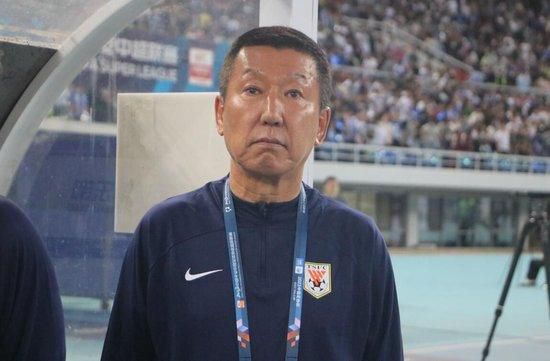 迪翁古司职防守型中场，今年曾代表塞内加尔参加U17世界杯，他将在2024年6月正式加盟切尔西。